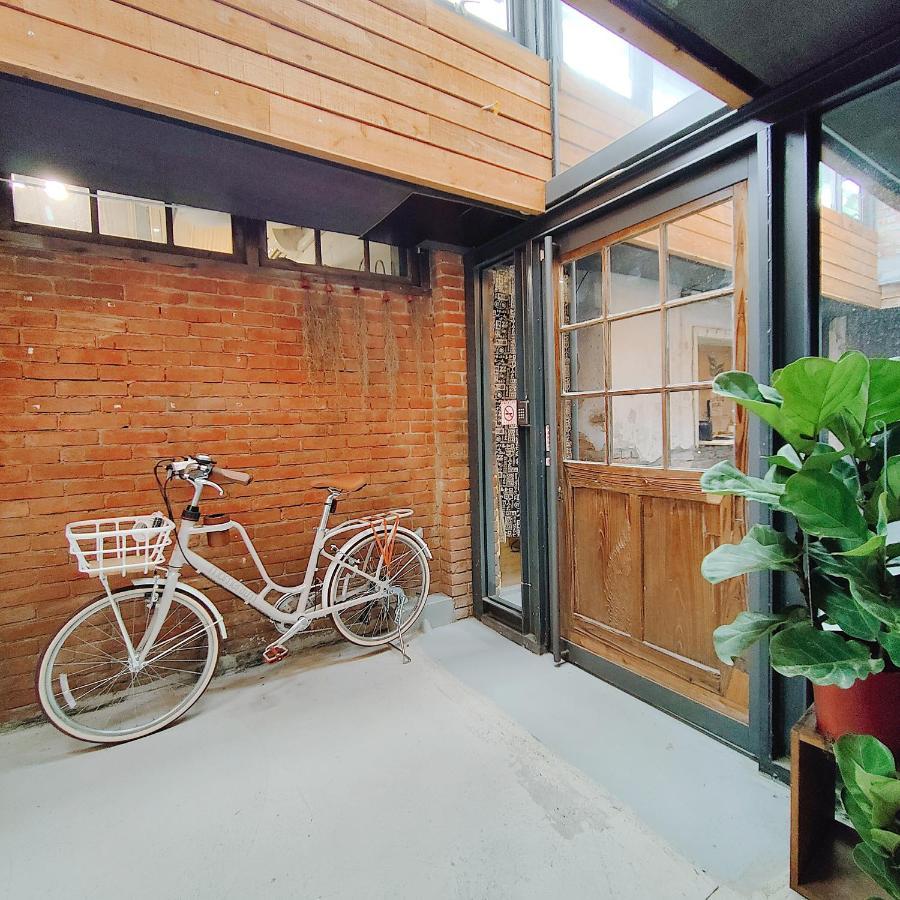 Jerry'S Mazehut Hostel 타이난 외부 사진